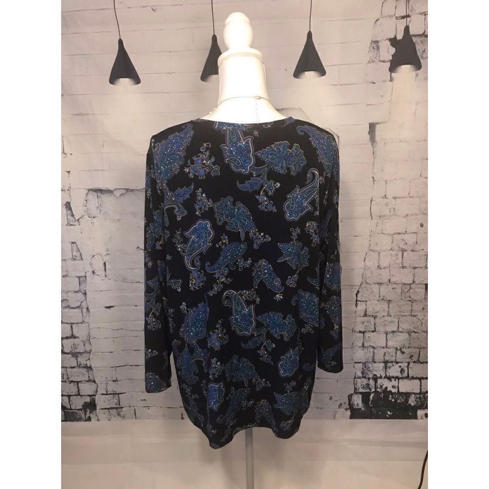 Beautiful flowered blouse - Picture 3 of 6
